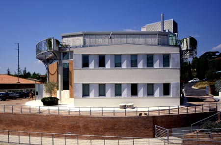 Sede Centrale della Banca di Monteriggioni
LocalitÃ  Fontebecci - Siena
(1995 - 2011)
