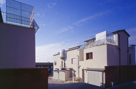Edifici residenziali 
Via Gabrielli - Siena

  (1996)