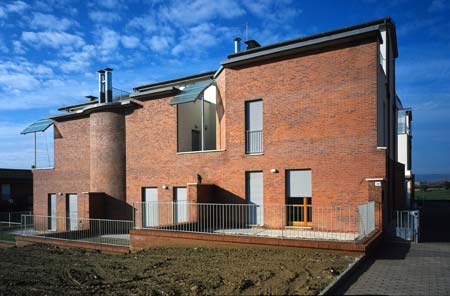 Edifici residenziali 
Via Gabrielli - Siena

  (1996)