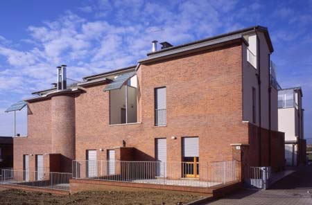 Edifici residenziali 
Via Gabrielli - Siena

  (1996)