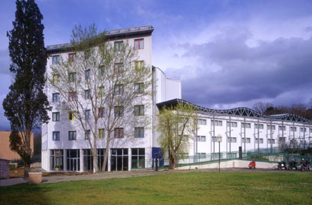Residenza Universitaria  
Quartiere S. Miniato - Siena
(2001)