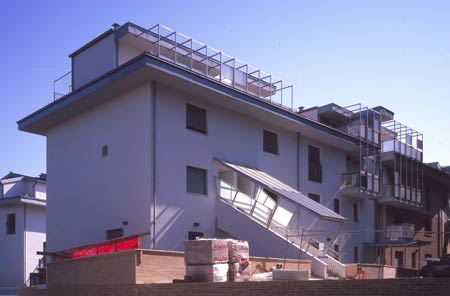 Edifici residenziali
Area ex Salcis - Siena
(2002)