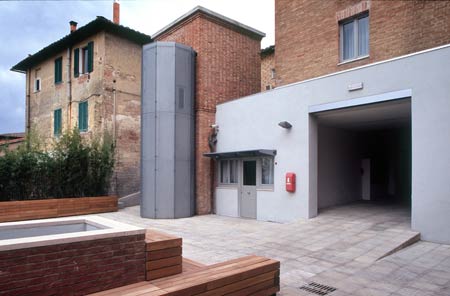 RESIDENZA UNIVERSITARIA EX MASIGNANI
  (Anni 2002 - 2008)