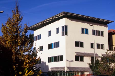 Edificio plurifunzionale 
Via Fiorentina - Siena
(2004-2009)