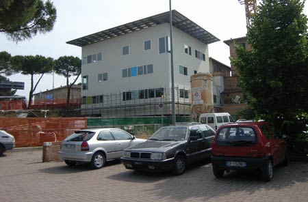 Edificio plurifunzionale 
Via Fiorentina - Siena
(2004-2009)