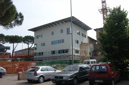 Edificio plurifunzionale 
Via Fiorentina - Siena
(2004-2009)